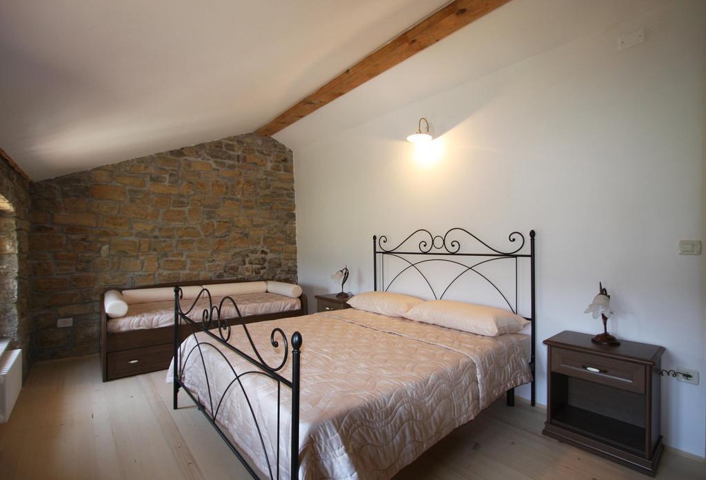 Apartments Casa Vuki Secovlje Room photo